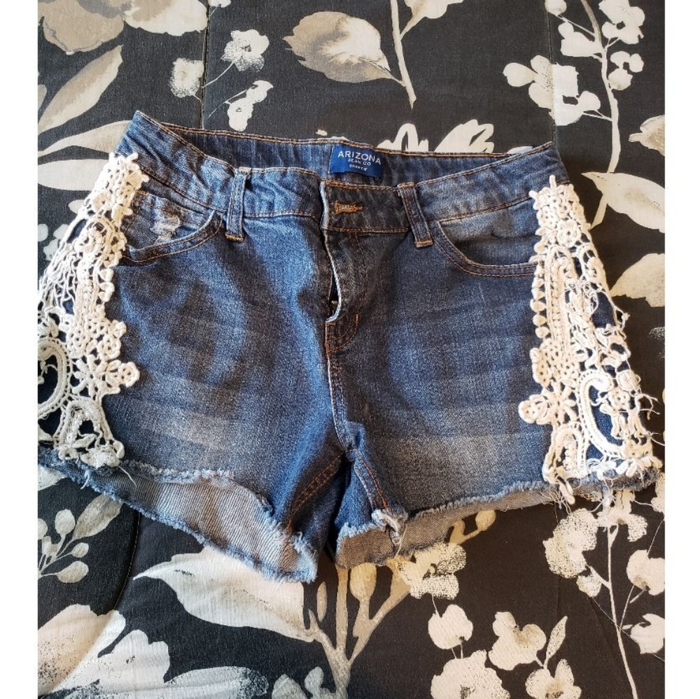 Girls Plus Size Crochet Trim Short